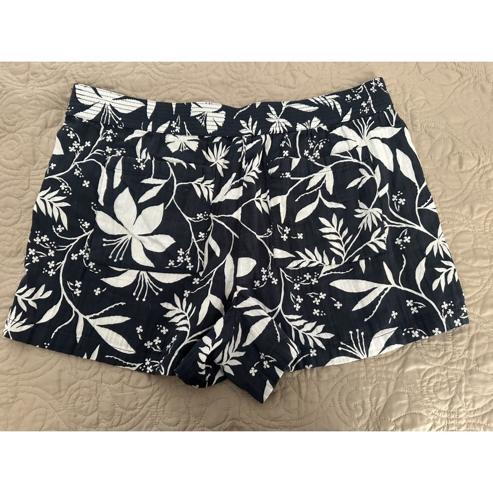 Loft Pull On Navy Floral Shorts, Size XL 3.5", NWT - Picture 2 of 2